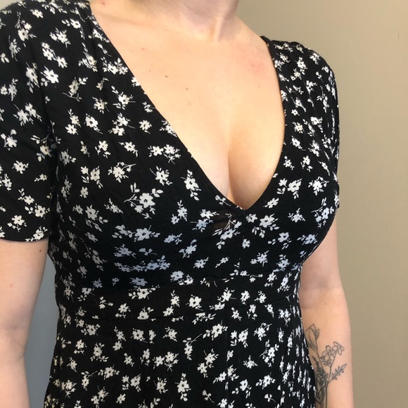 Low Cut Mini Floral Dress - Picture 4 of 4